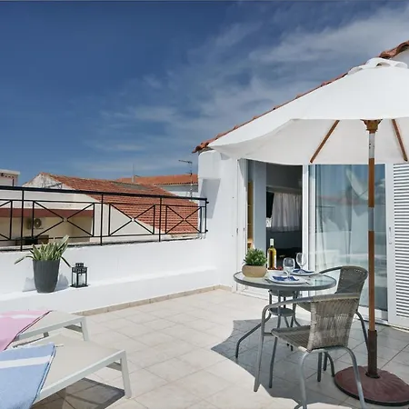 Daphne Lovely Loft In The Heart Of Daire Resmo